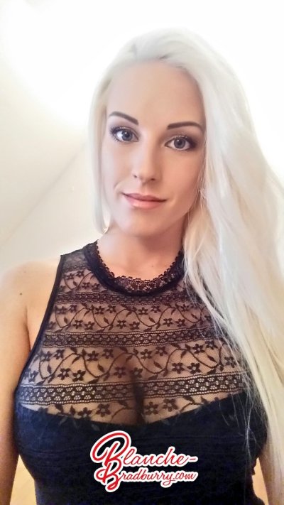 Watch Blanche Bradburry 🔞 official's leaked NSFW photo on TwXstars