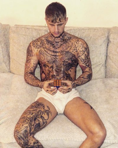 Watch Tattooed knitter's leaked NSFW photo on TwXstars