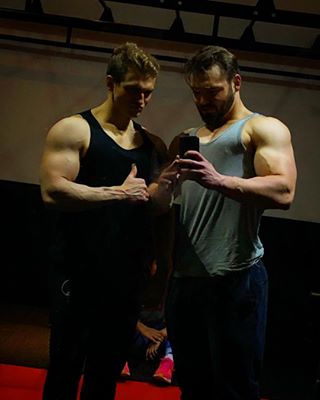 Watch Benji Muscles's leaked NSFW photo on TwXstars