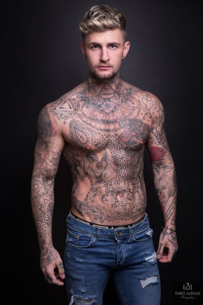 Watch Tattooed knitter's leaked NSFW photo on TwXstars