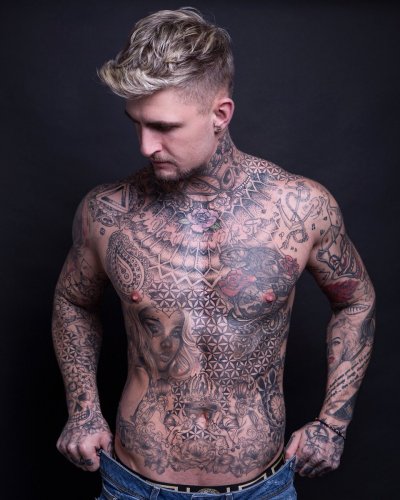 Watch Tattooed knitter's leaked NSFW photo on TwXstars