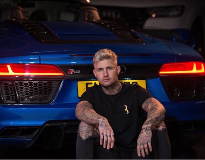 Watch Tattooed knitter's leaked NSFW photo on TwXstars