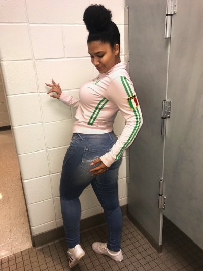 Watch little miss make it happen 💕🫧's leaked NSFW photo on TwXstars