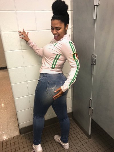 Watch little miss make it happen 💕🫧's leaked NSFW photo on TwXstars