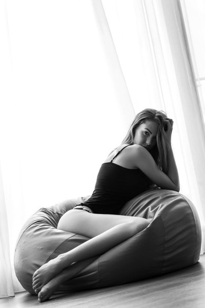 Watch Alice Brookes's leaked NSFW photo on TwXstars