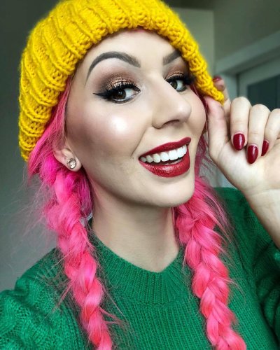 Watch Annalee Belle's leaked NSFW photo on TwXstars