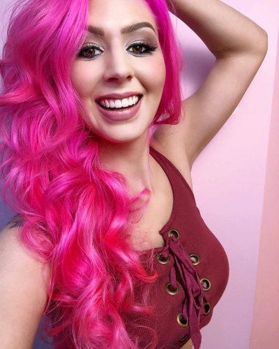 Watch Annalee Belle's leaked NSFW photo on TwXstars