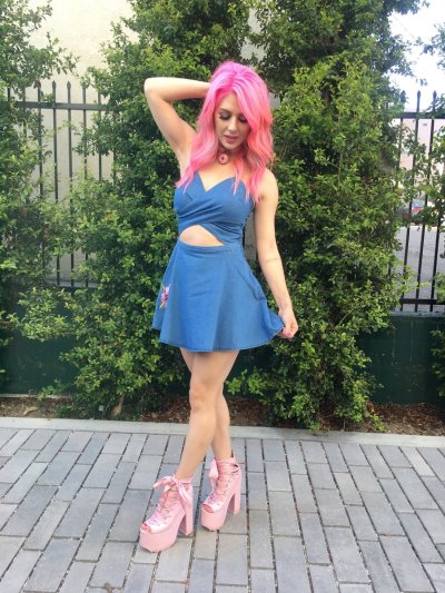 Watch Annalee Belle's leaked NSFW photo on TwXstars