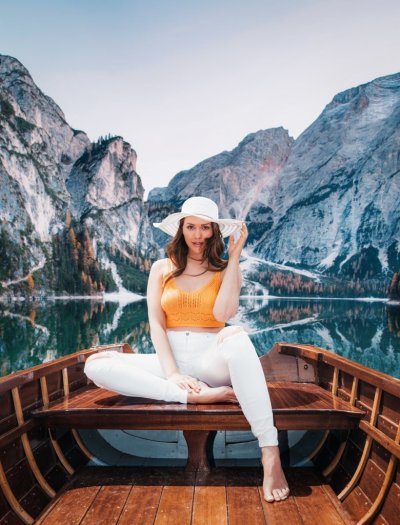 Watch Mia Malkova's leaked NSFW photo on TwXstars