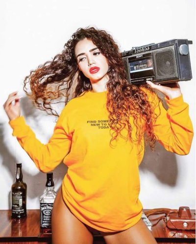 Watch REVA's leaked NSFW photo on TwXstars