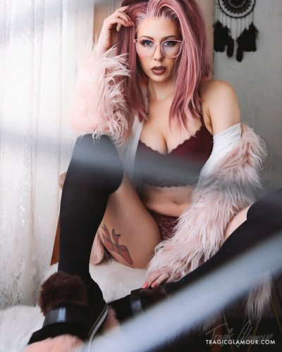 Watch Annalee Belle's leaked NSFW photo on TwXstars