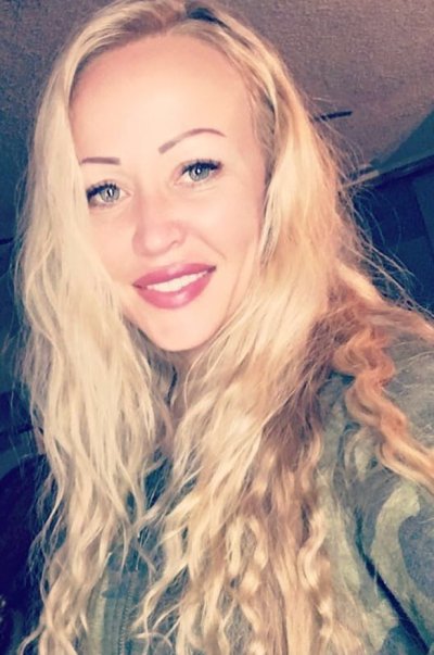 Watch Austin Taylor's leaked NSFW photo on TwXstars