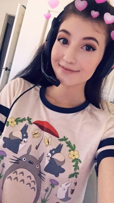 Watch Elizabeth Reed's leaked NSFW photo on TwXstars