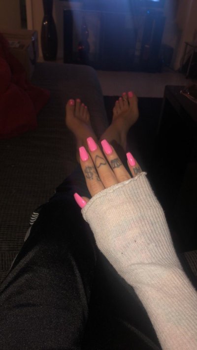 Watch Demon's leaked NSFW photo on TwXstars