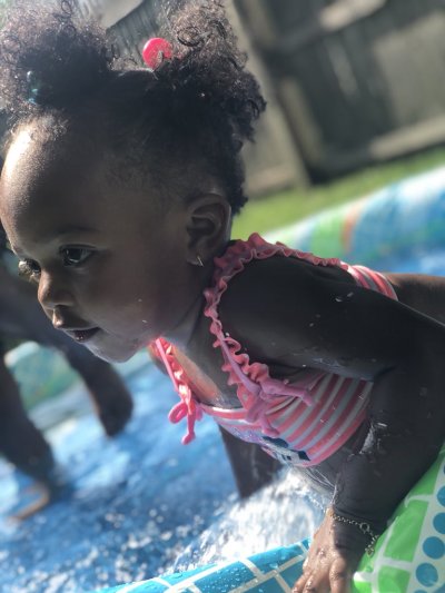 Watch Mom's leaked NSFW photo on TwXstars