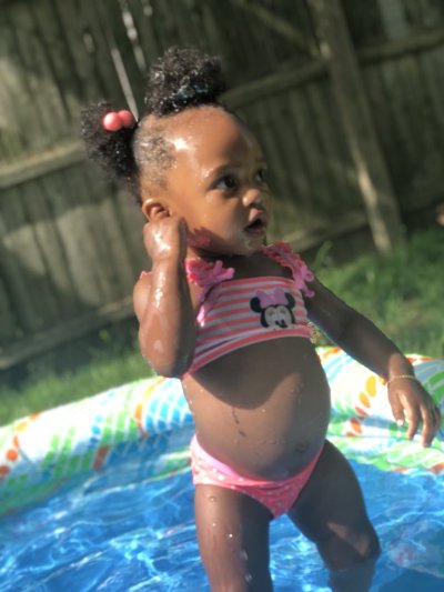 Watch Mom's leaked NSFW photo on TwXstars