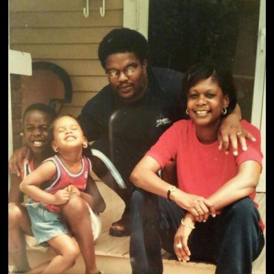 Watch Mom's leaked NSFW photo on TwXstars