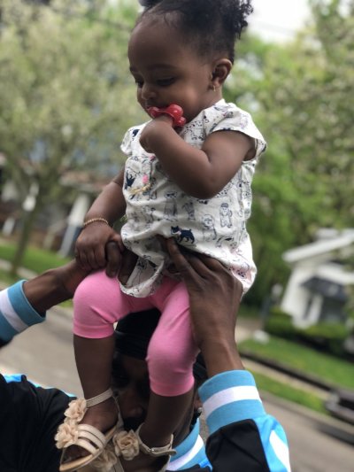 Watch Mom's leaked NSFW photo on TwXstars