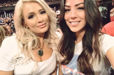 Watch Scarlett Bordeaux's leaked NSFW photo on TwXstars