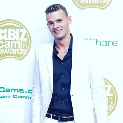 Watch Dave Slick's leaked NSFW photo on TwXstars