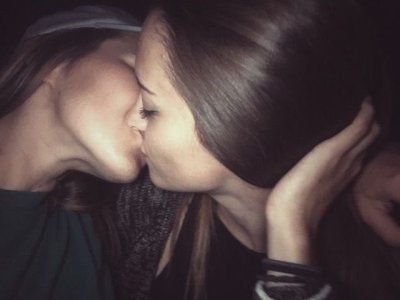 Watch girls on girls's leaked NSFW photo on TwXstars