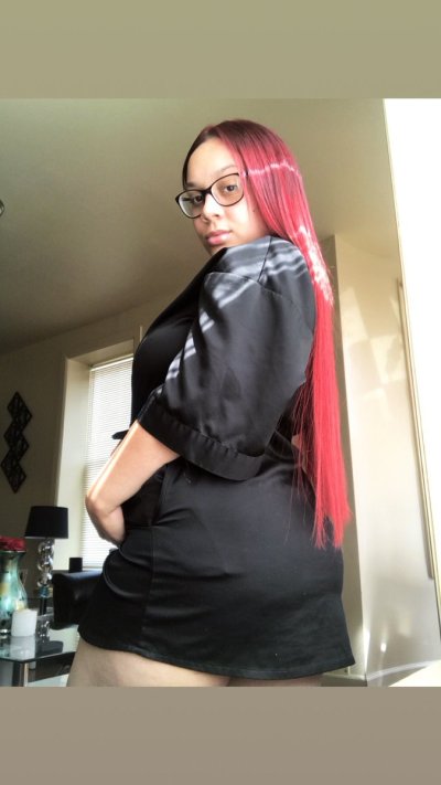 Watch 𝙽𝚊𝚑𝚒𝚛 🍒's leaked NSFW photo on TwXstars