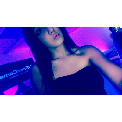 Watch Selena Stone's leaked NSFW photo on TwXstars