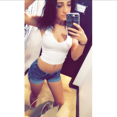 Watch Selena Stone's leaked NSFW photo on TwXstars