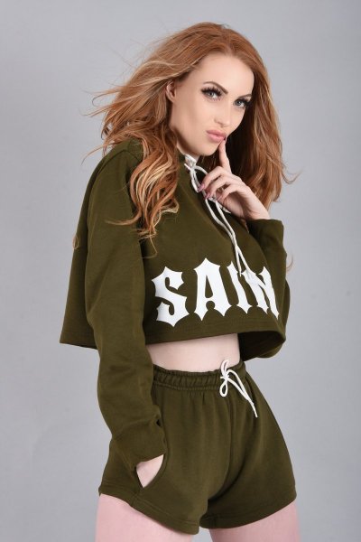 Watch Alice Brookes's leaked NSFW photo on TwXstars