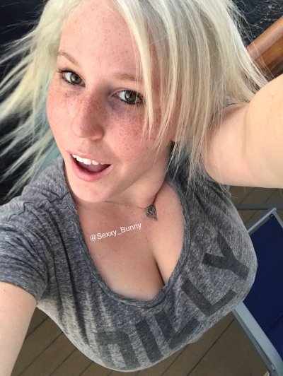 Watch Bunny's leaked NSFW photo on TwXstars