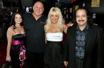 Watch Ron Jeremy's leaked NSFW photo on TwXstars