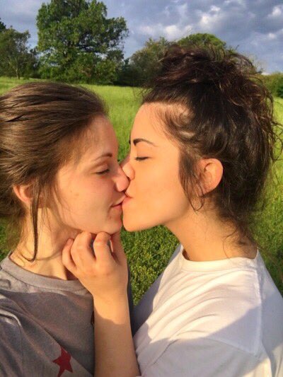 Watch girls on girls's leaked NSFW photo on TwXstars