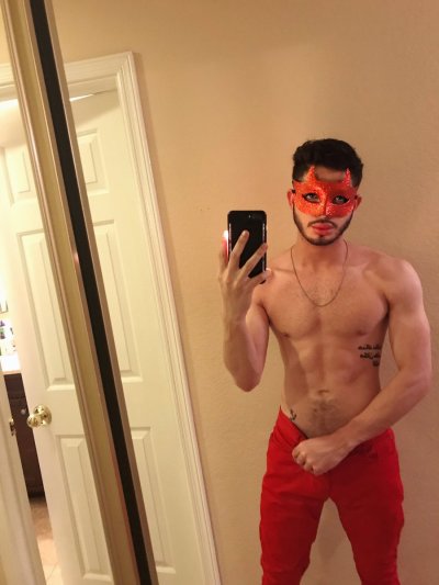 Watch Elmer.'s leaked NSFW photo on TwXstars