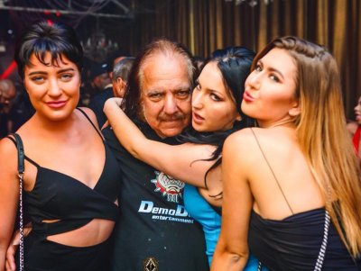 Watch Ron Jeremy's leaked NSFW photo on TwXstars