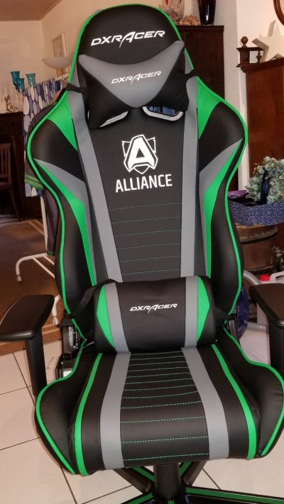 Watch Max Broecker's leaked NSFW photo on TwXstars