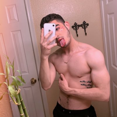 Watch Elmer.'s leaked NSFW photo on TwXstars