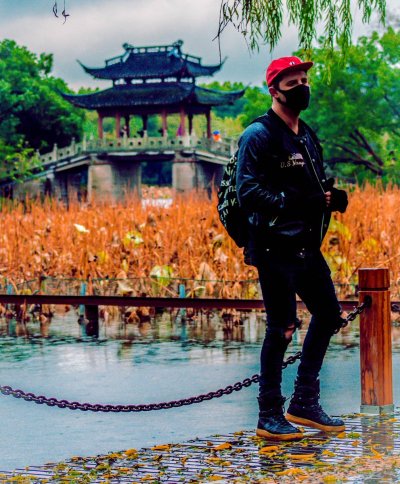 Watch Nicholas Alan's leaked NSFW photo on TwXstars