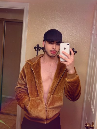 Watch Elmer.'s leaked NSFW photo on TwXstars