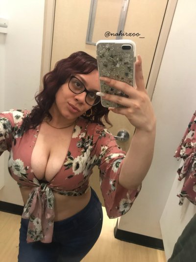 Watch 𝙽𝚊𝚑𝚒𝚛 🍒's leaked NSFW photo on TwXstars