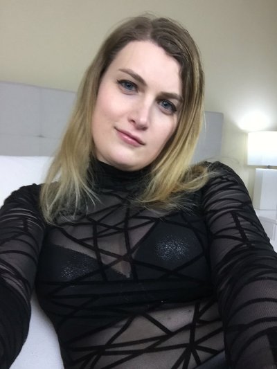 Watch Nikki Winters's leaked NSFW photo on TwXstars