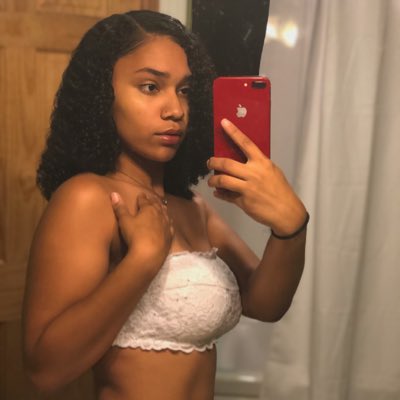 Watch little miss make it happen 💕🫧's leaked NSFW photo on TwXstars