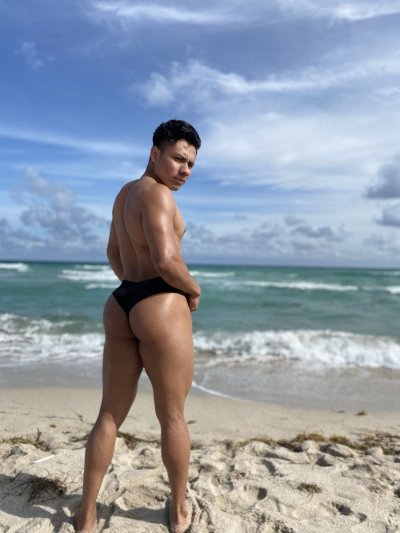 Watch ERICKITO BUBBLE 🍑's leaked NSFW photo on TwXstars