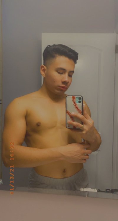 Watch ERICKITO BUBBLE 🍑's leaked NSFW photo on TwXstars