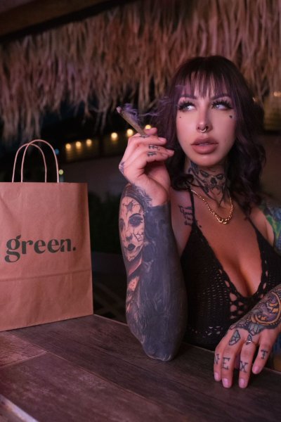 Watch Princess Pineapple's leaked NSFW photo on TwXstars