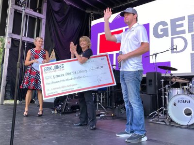 Watch Erik Jones's leaked NSFW photo on TwXstars