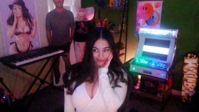 Watch heyimbee's leaked NSFW photo on TwXstars