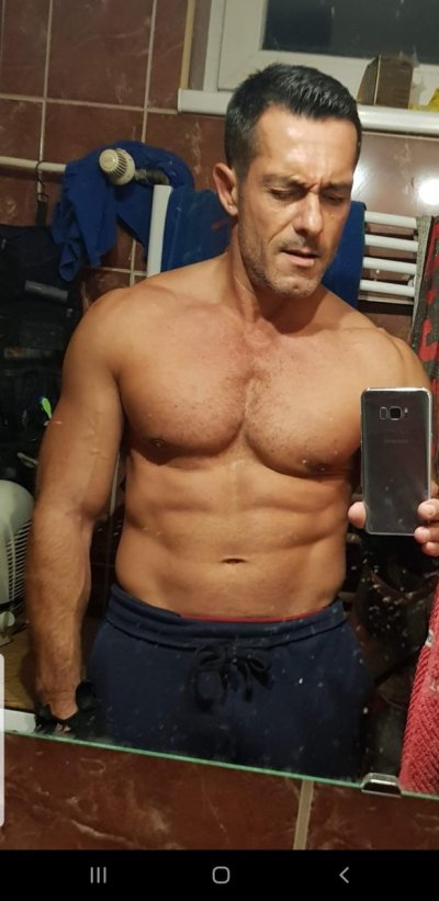 Watch RenatoPorn's leaked NSFW photo on TwXstars