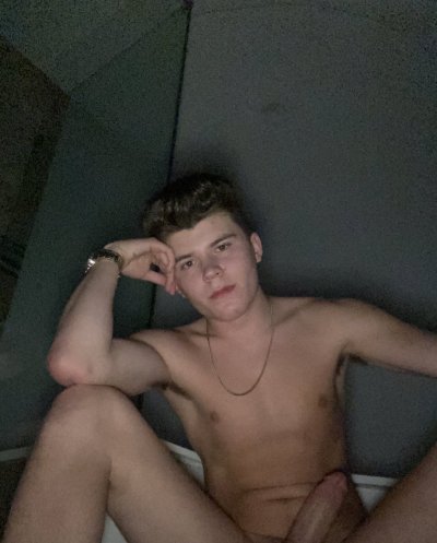 Watch Silas Brooks's leaked NSFW photo on TwXstars