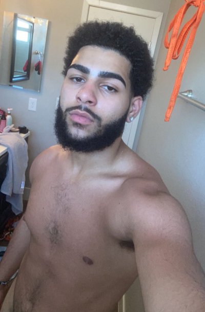 Watch gorillaglue327's leaked NSFW photo on TwXstars