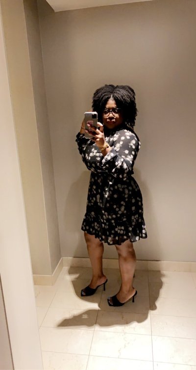 Watch C h e l l e 🍓🤍's leaked NSFW photo on TwXstars